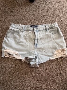 Hollister Light Wash Distressed Denim Shorts Size 17 (33 Waist)